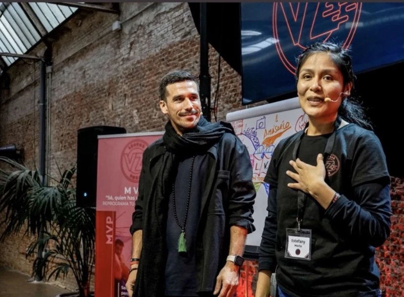 Jesús Honrubia y Estefany durante una experiencia de Lector Voraz